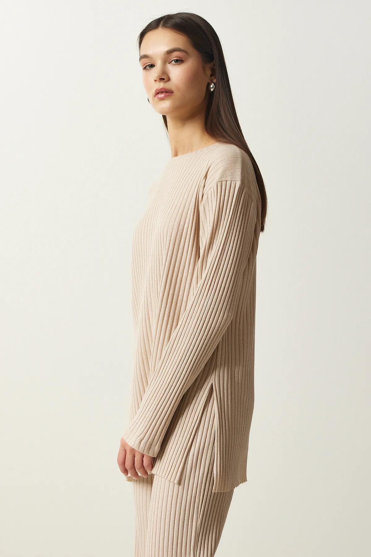 Happiness İstanbul  Damen-Set aus schnurgebundener Strickbluse und Hose in Beige OW00008