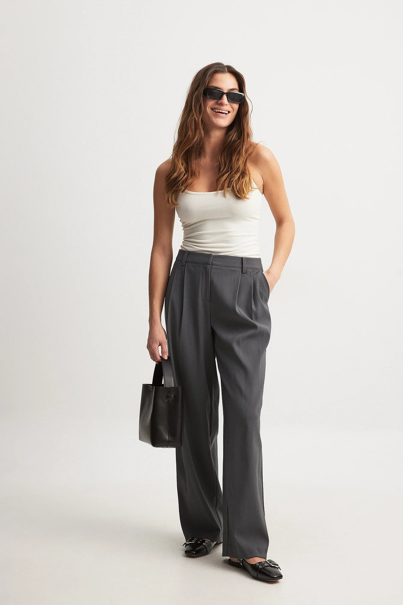 Anzughose mit niedriger Taille und Bundfalten