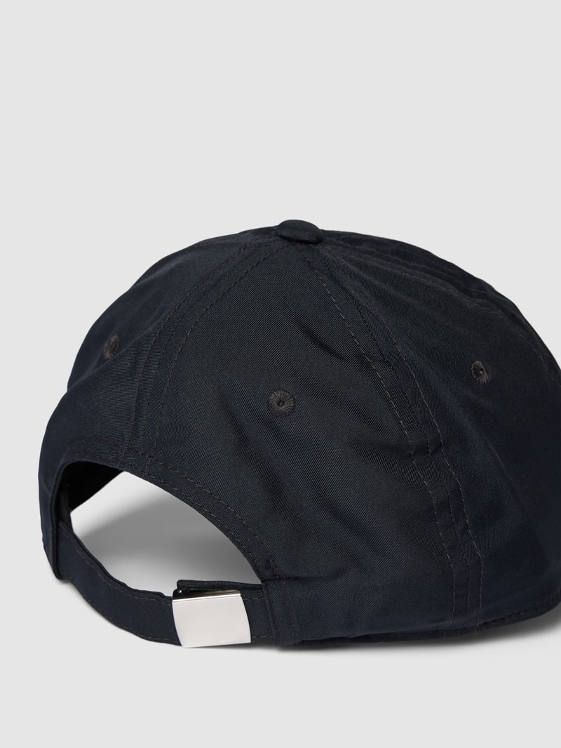 Basecap mit Label-Stitching in schwarz