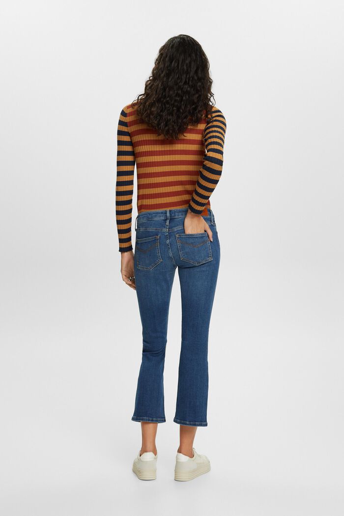 Bootcut Jeans in Cropped-Länge mit niedrigem Bund
