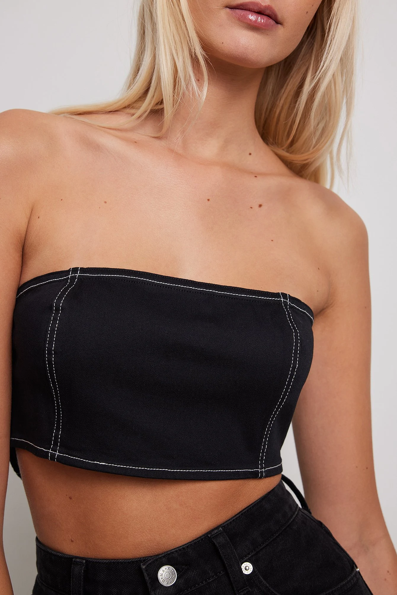 Crop-Top mit Kontrastnaht