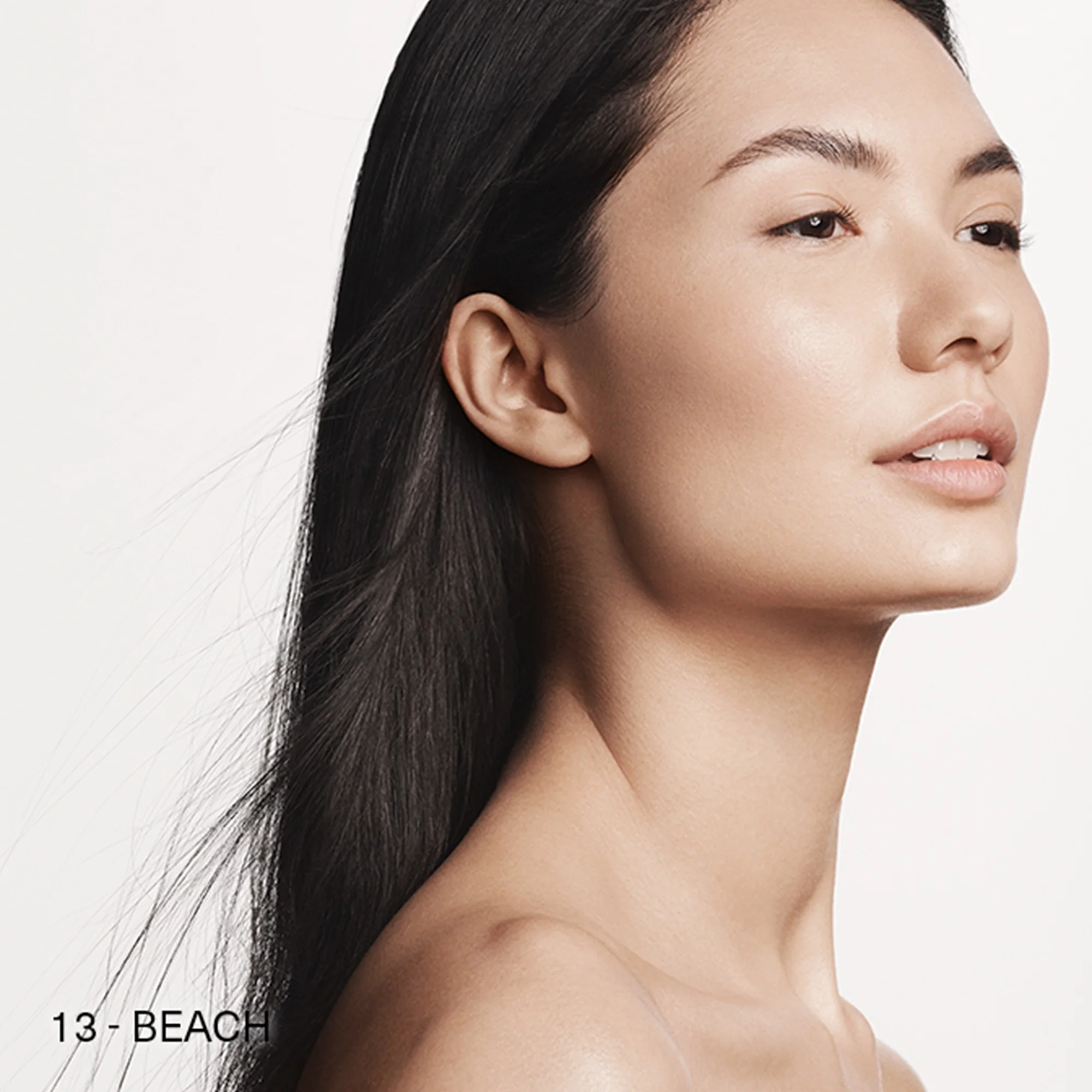 Kompaktný púdrový podklad Skincolor Soft Powder Foundation - Kompaktný podklad