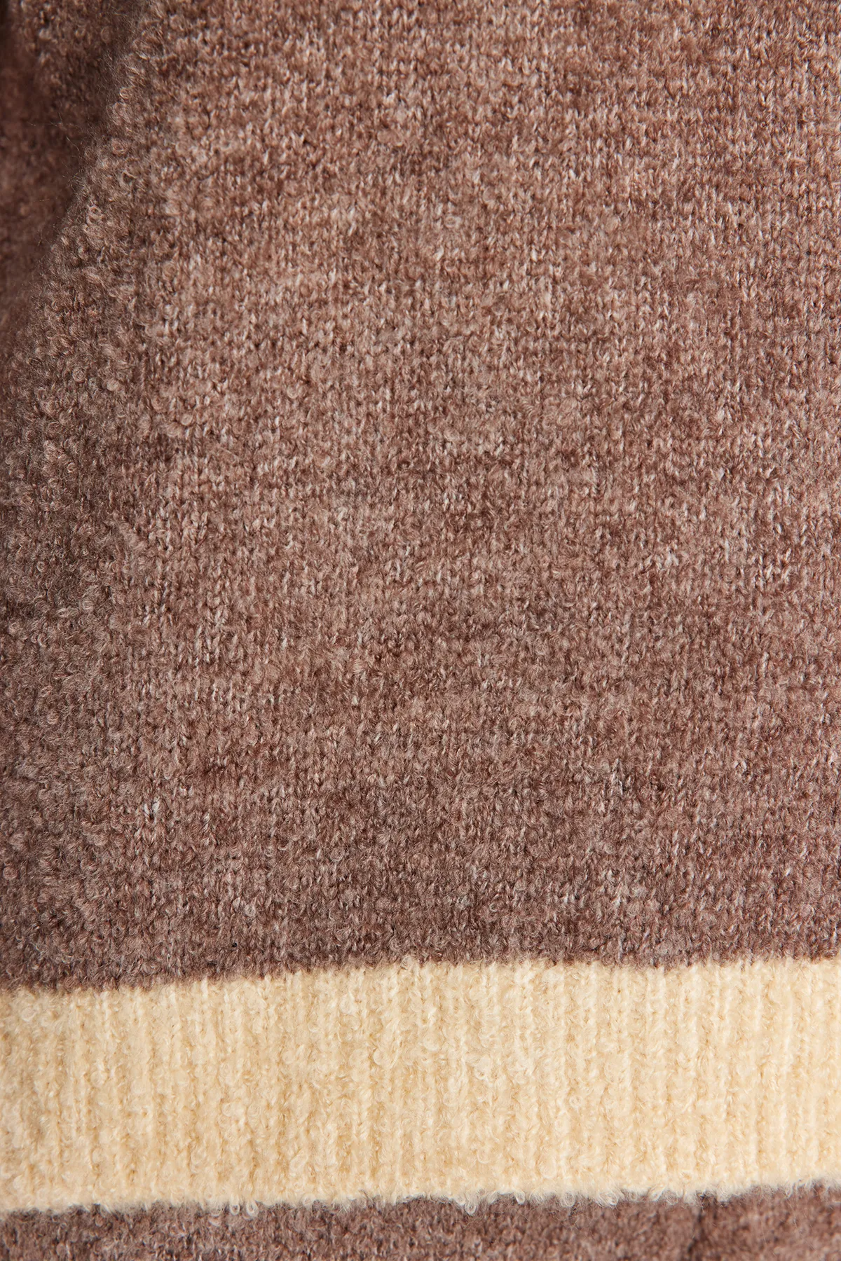 Trendyol Collection  Strickoberteil und -unterteil-Set aus Bouclégarn in Stein TWOAW24AU00086