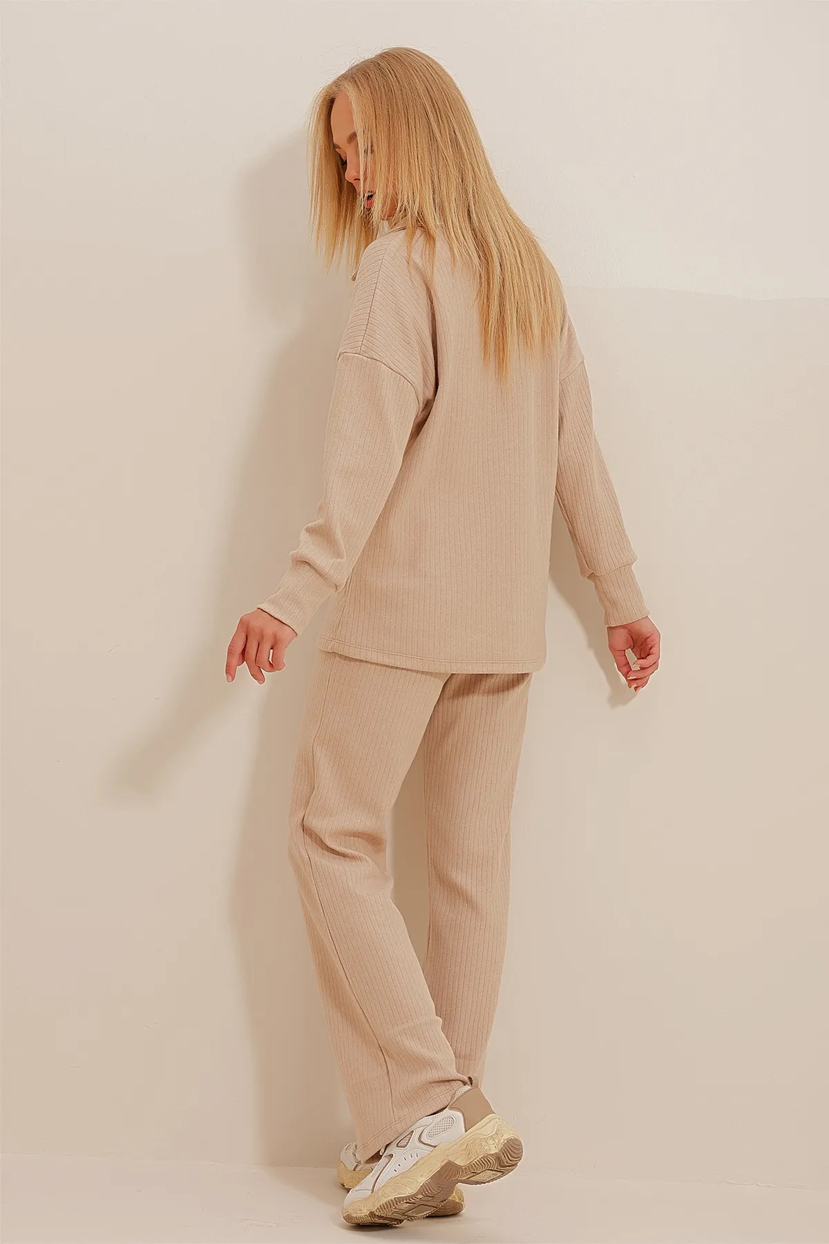 Trend Alaçatı Stili  Beiges Strickoberteil mit Polokragen und Palazzohose für Damen, Set aus Strickunterteil und Oberteil ALC-796-001