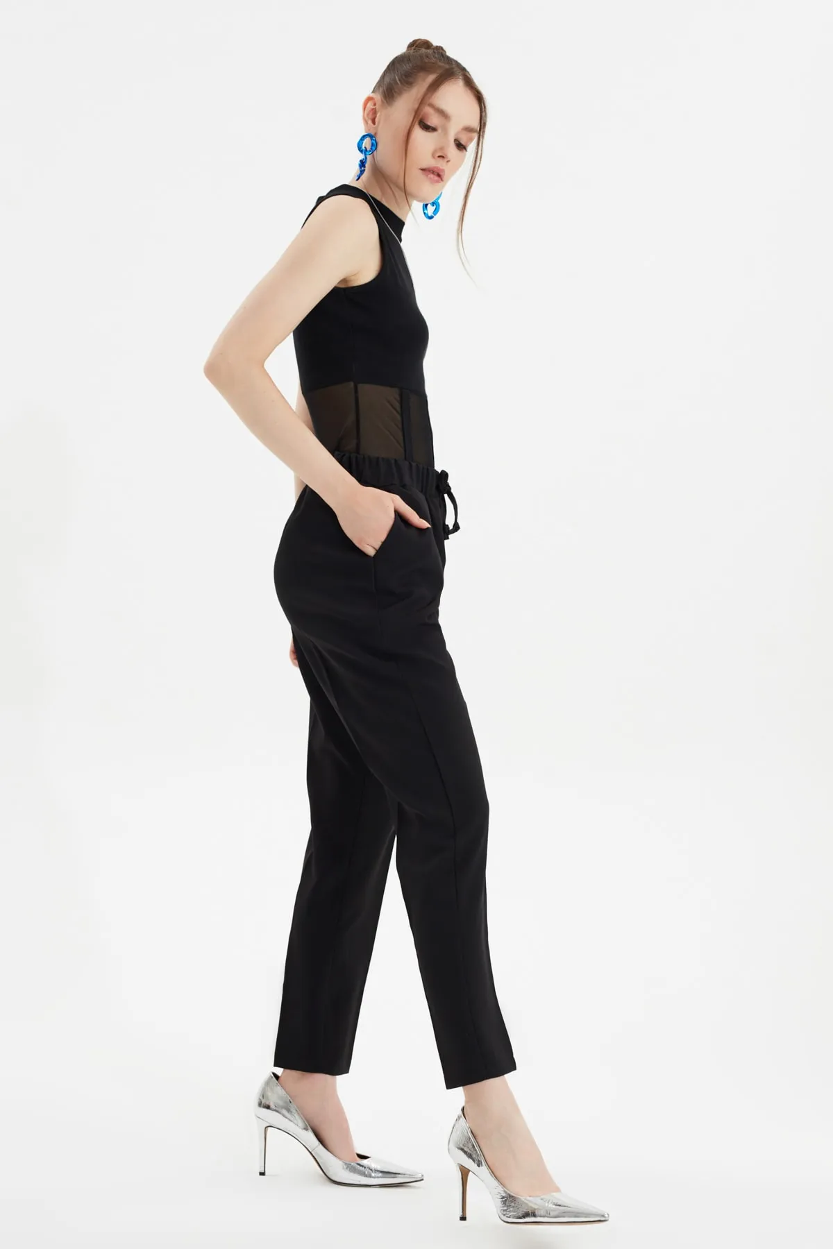 Trendyol Collection  Schwarze, detaillierte Jogger-Webhose mit Krawatte TWOSS19ST0212