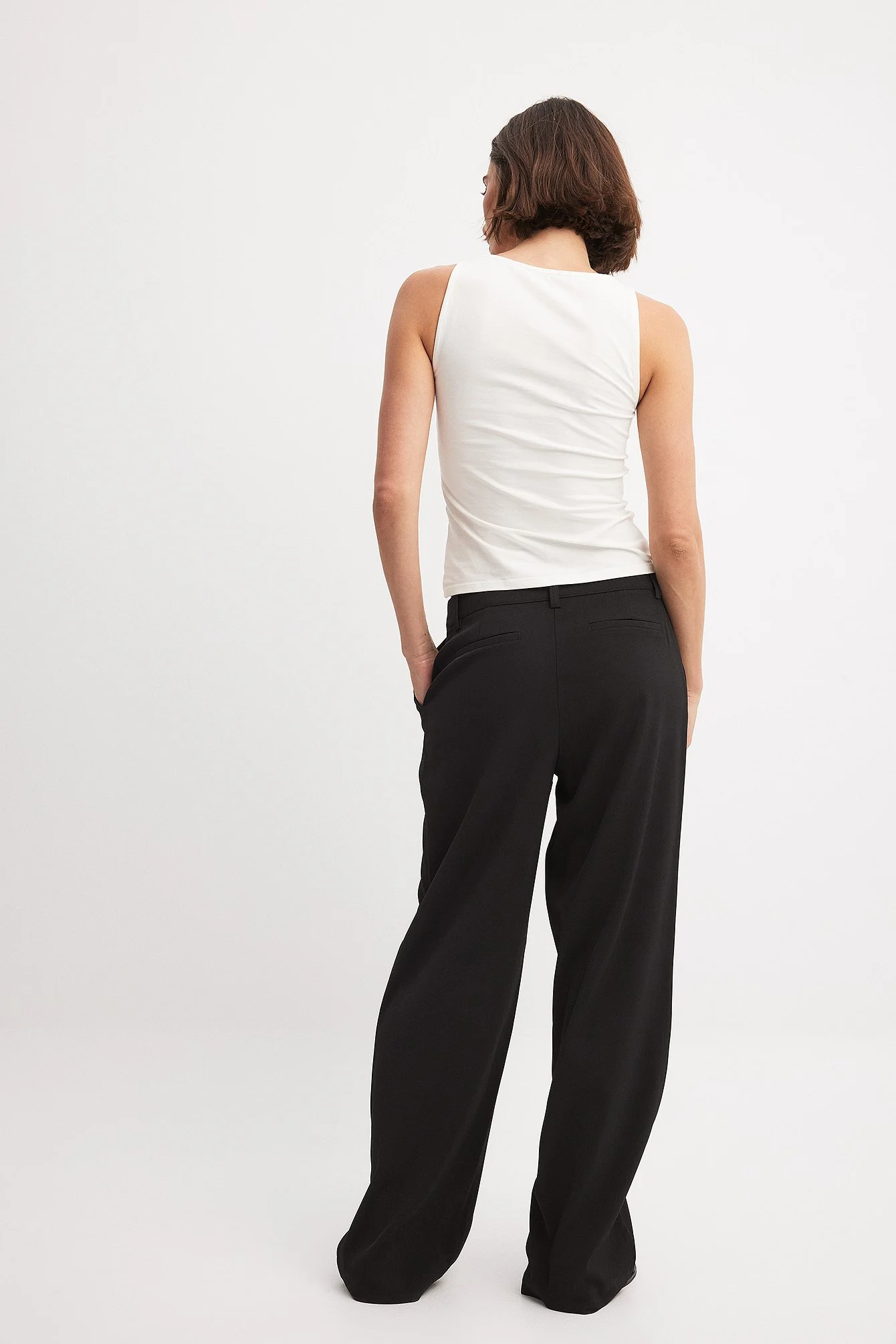 Anzughose mit niedriger Taille und Bundfalten