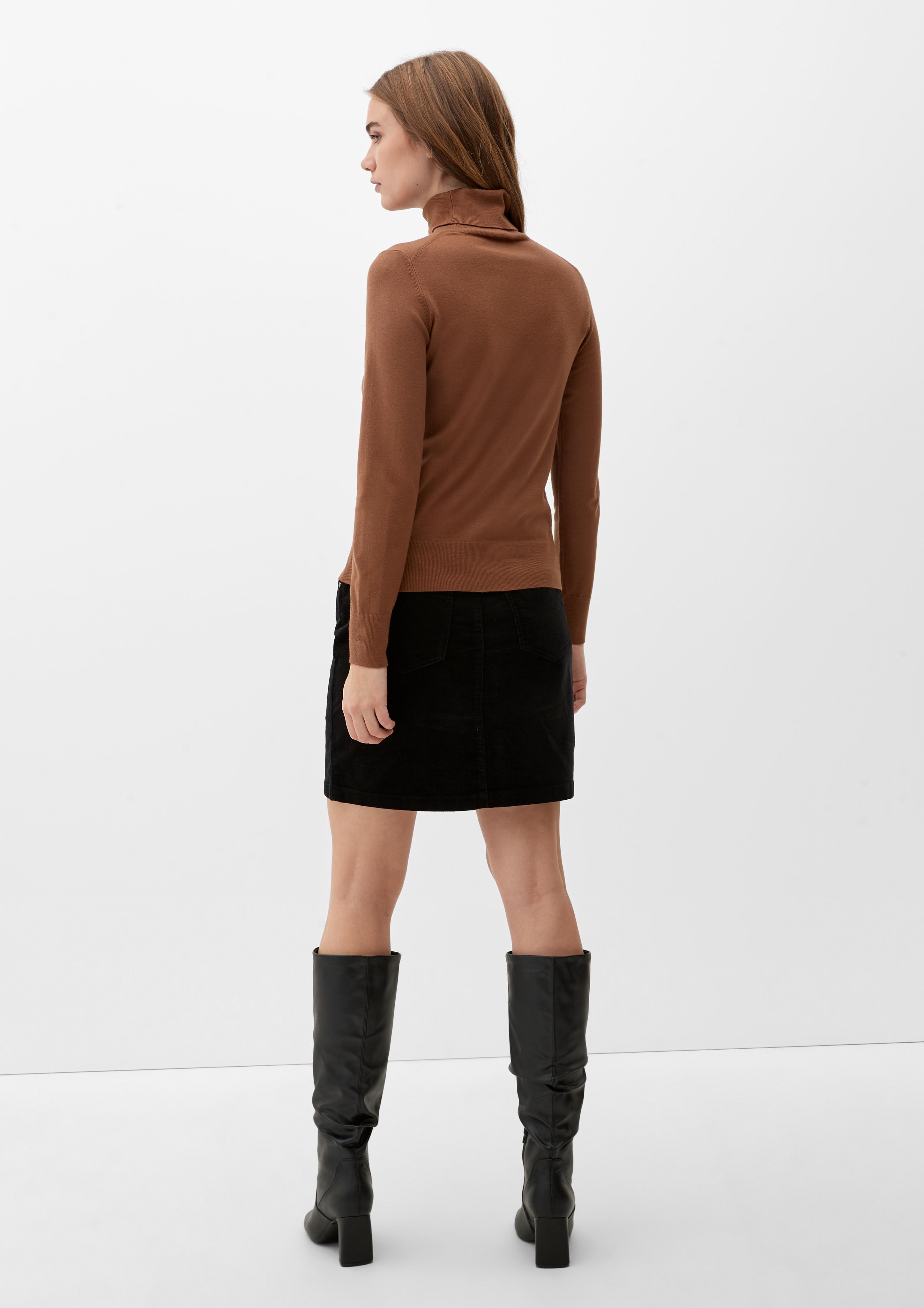 Rollkragenpullover aus Viskosemix  2121150-8764
