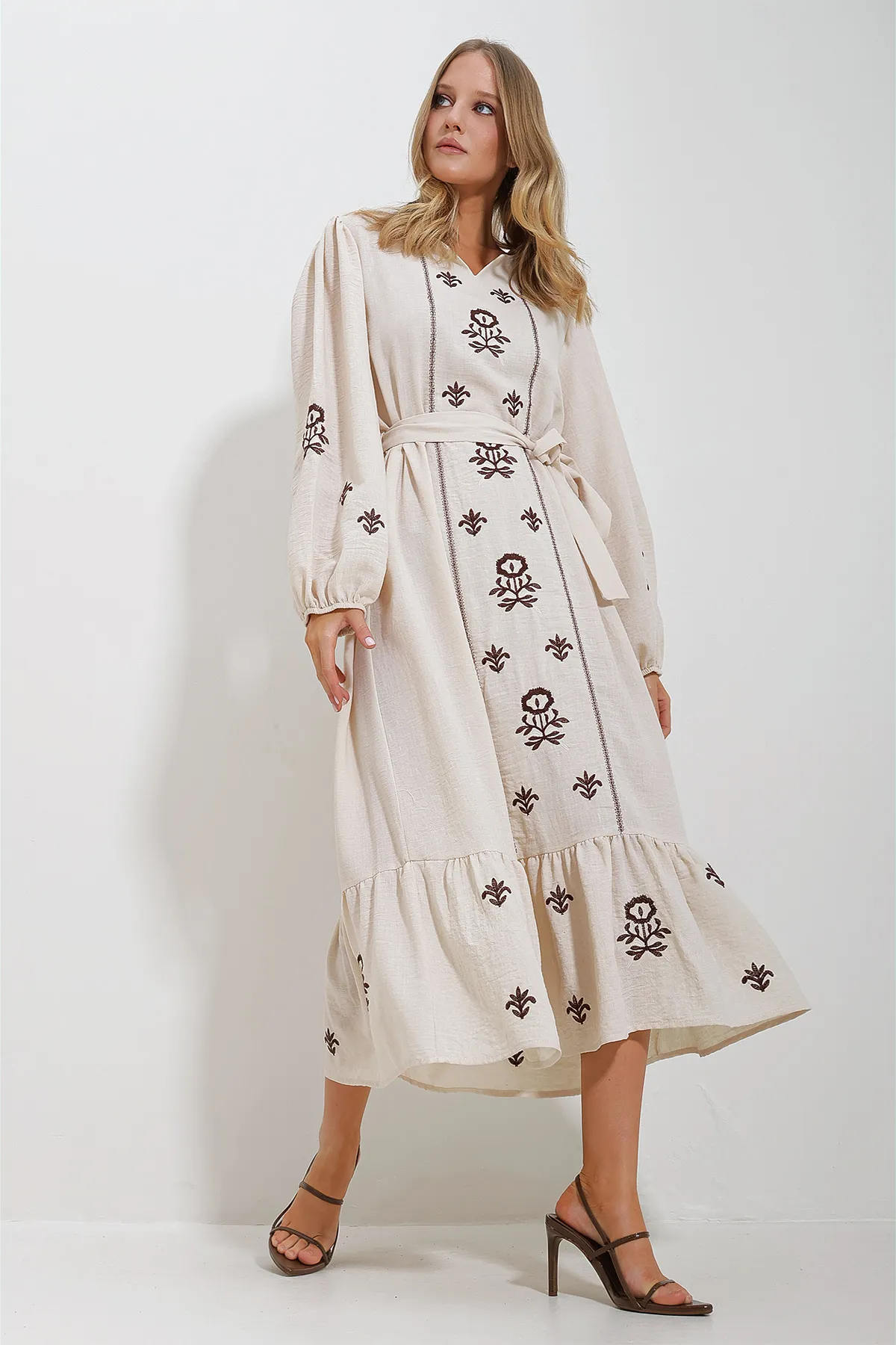 Trend Alaçatı Stili  Kleid - Beige - A-Linie