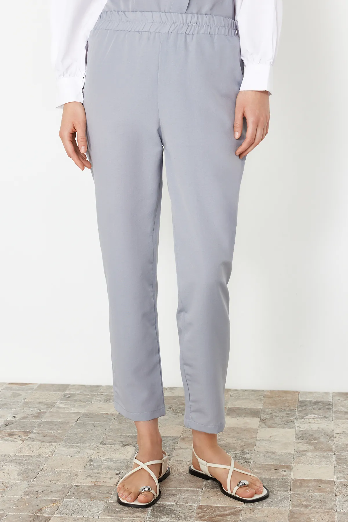 Trendyol Modest  Baumwollgewebtes graues Blockset - Unteres und oberes Set TCTSS24US00066