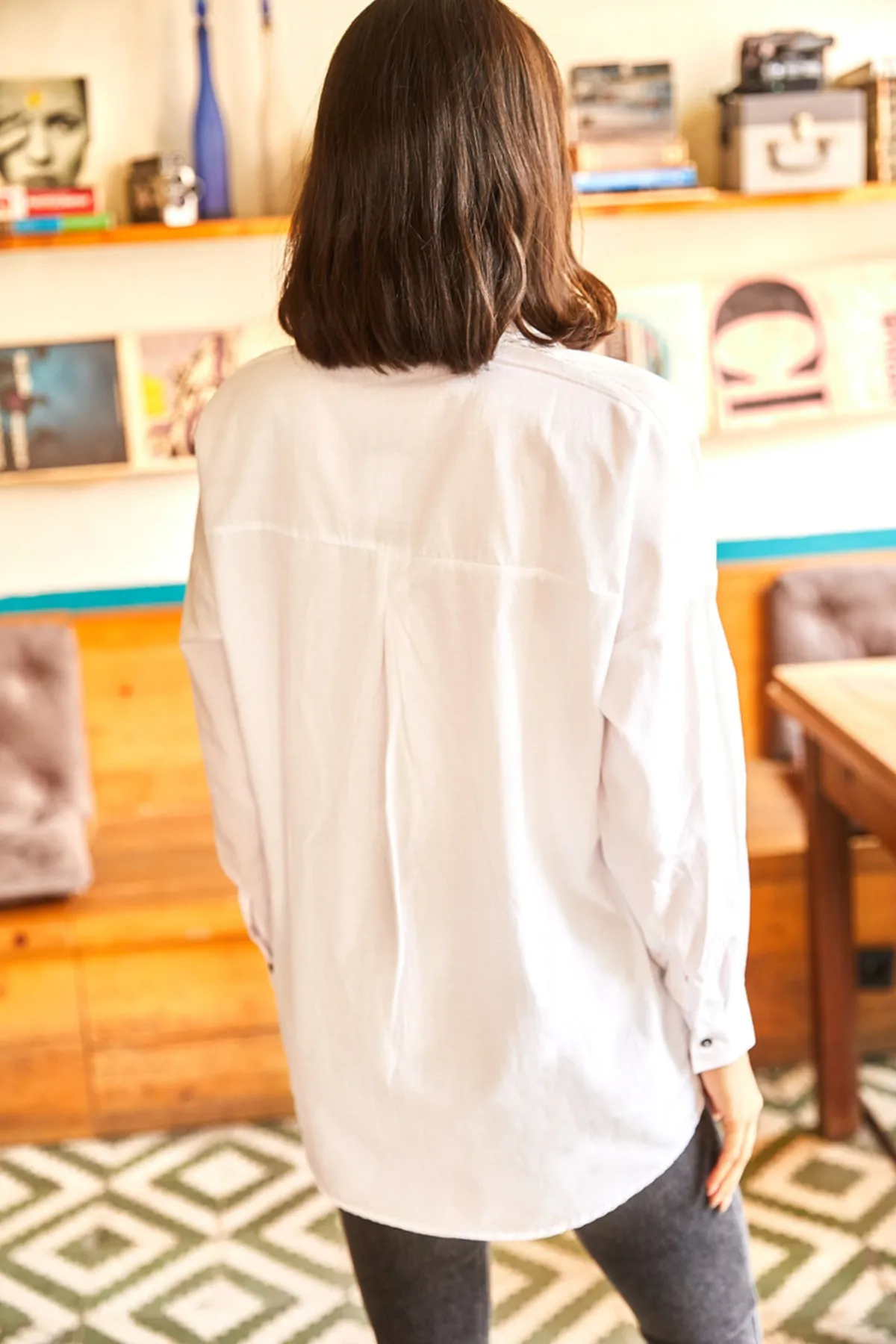 Olalook  Weißes Oversize-Webhemd für Damen mit Taschendetail GML-19000978