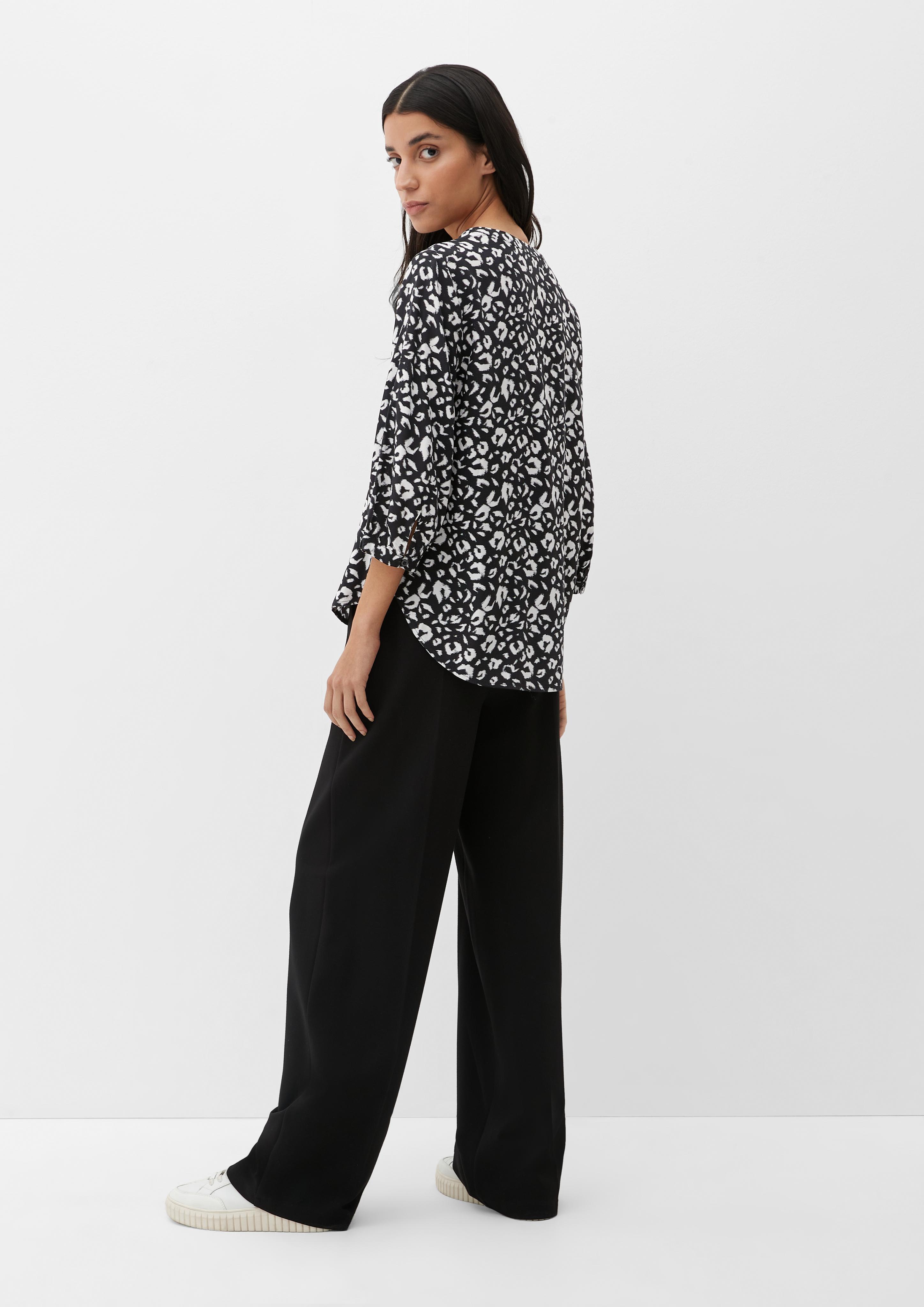 Viskosebluse mit Tunika-Ausschnitt  2132607-99A6