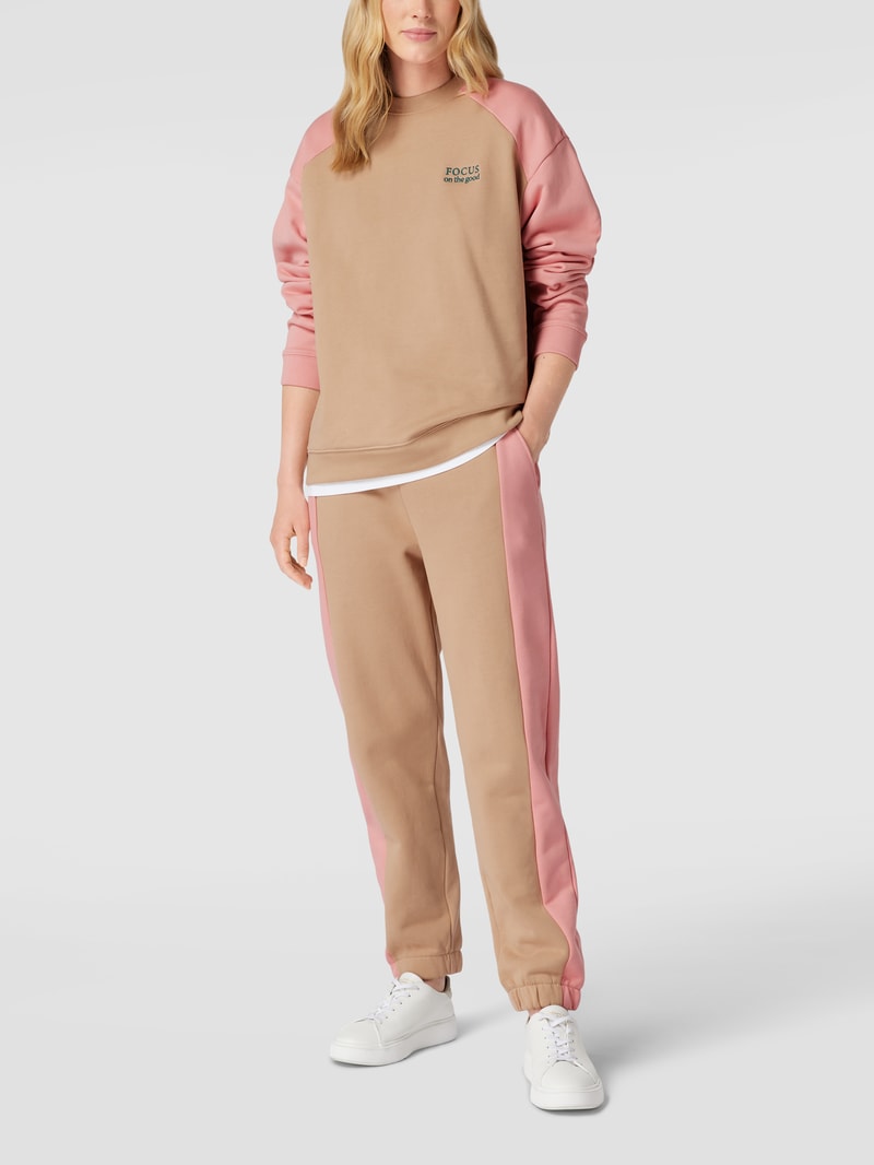 Sweatpants mit elastischen Abschlüssen in sand
