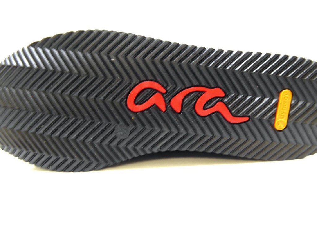 ARA Sportliche Slipper schwarz