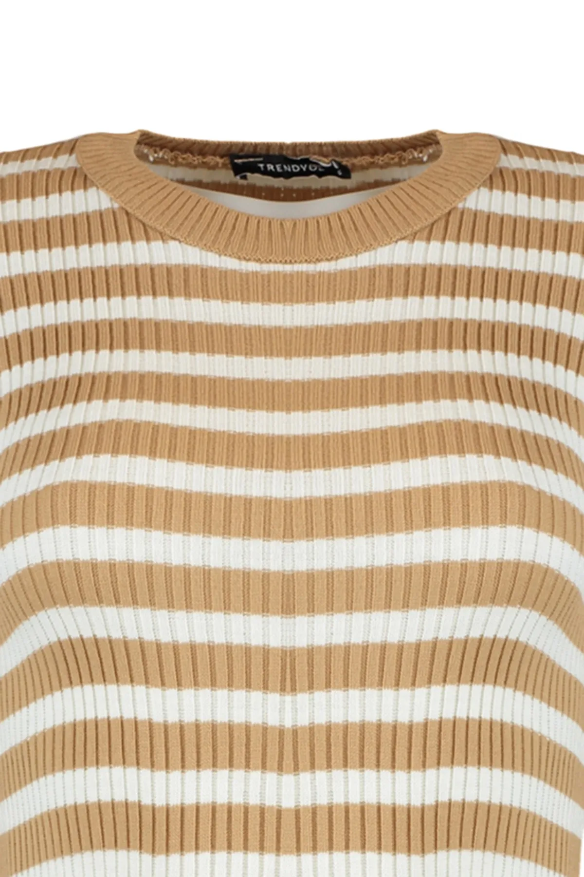 Trendyol Collection  Kamelfarbener Basic-Strickpullover mit Streifen TWOAW21KZ0942