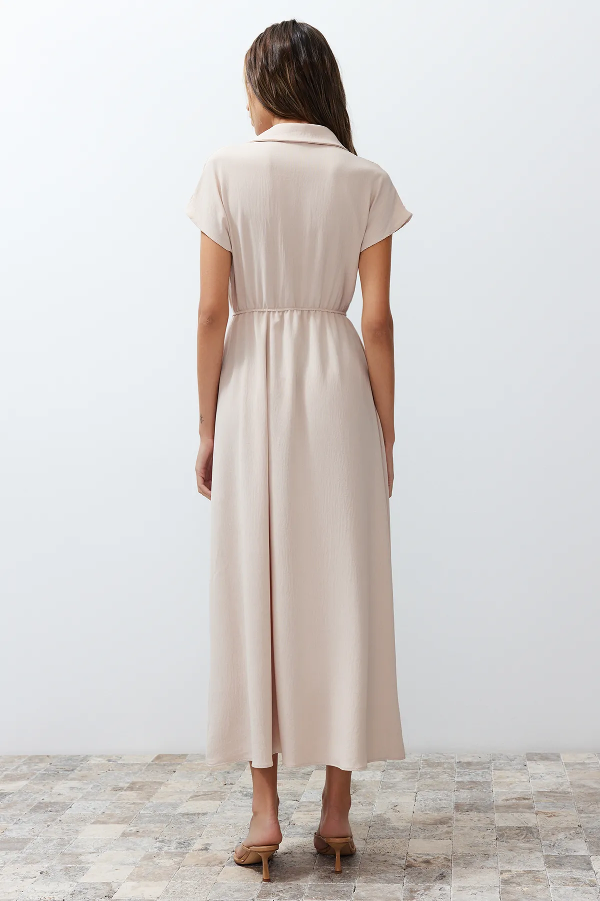 Trendyol Collection  Beiges Aerobin DMidi-Kleid - A-Linie, Zweireihiger Kragen TWOSS24EL00599