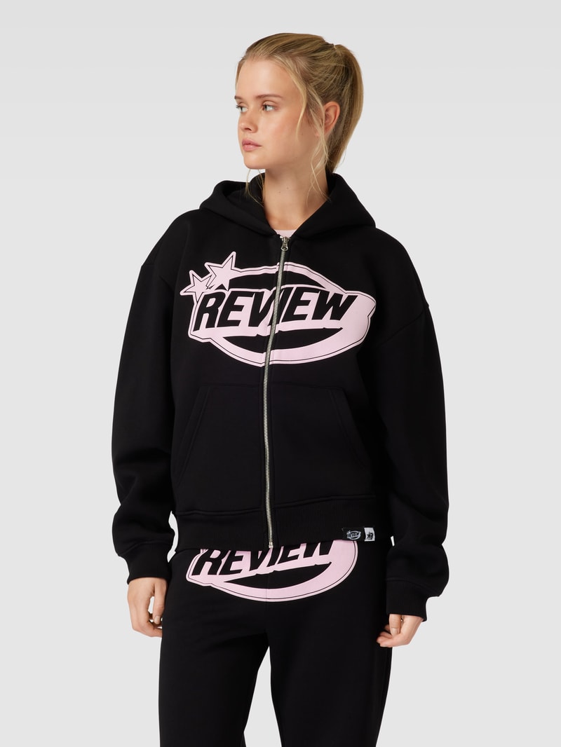 Sweatjacke mit Label-Print in schwarz