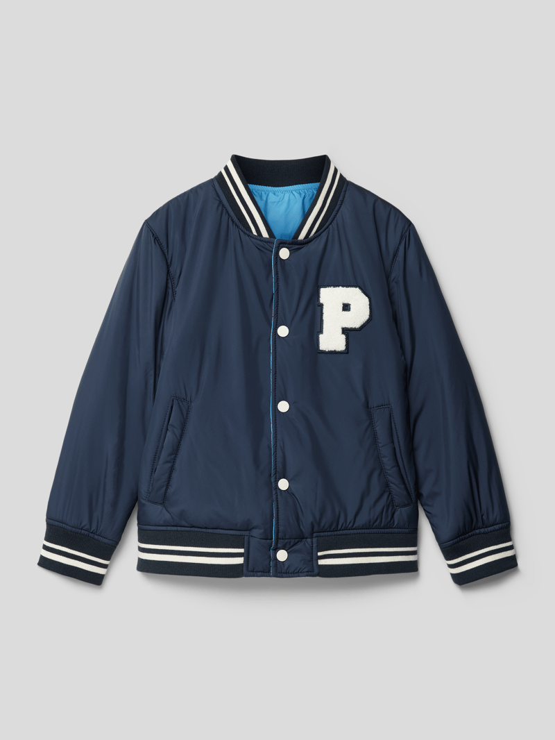 Jacke mit seitlichen Eingrifftaschen in marineblau