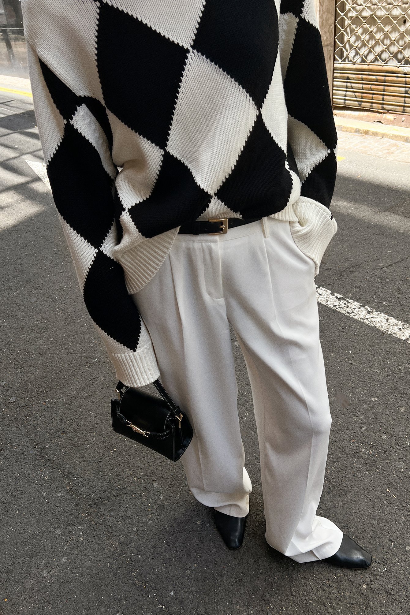 Weite Hose mit hoher Taille und Bundfalten