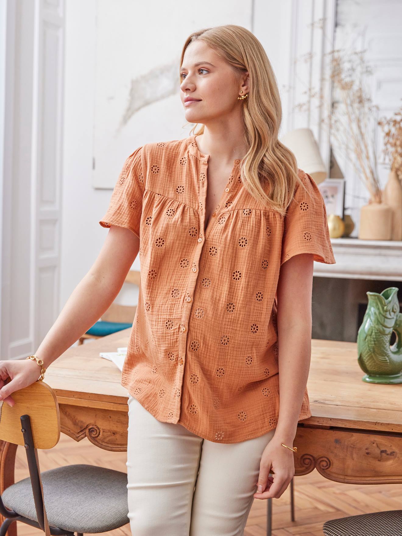 Blouse gaze de coton brodé grossesse et allaitement écru