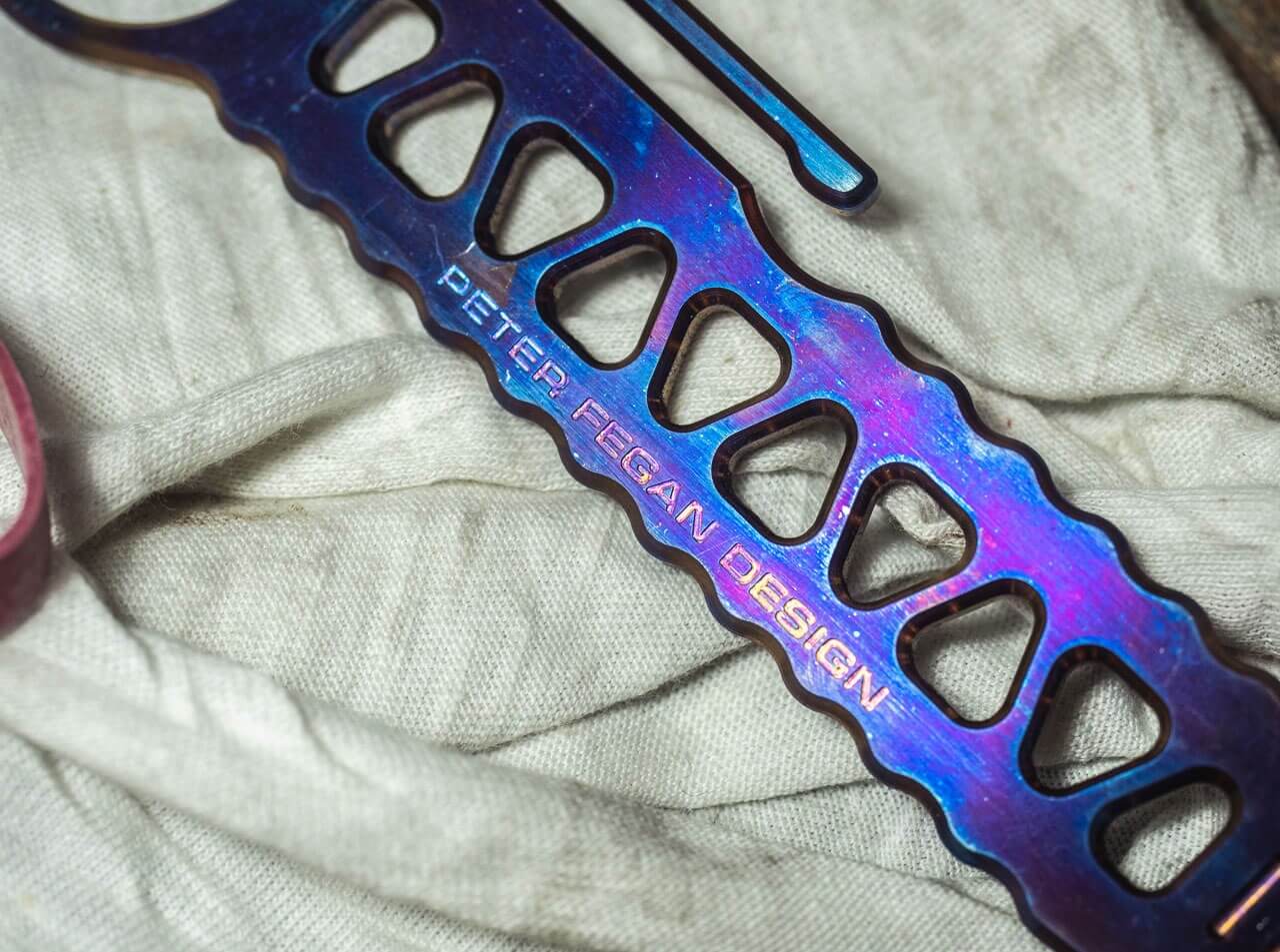 Tango Bar Titanium