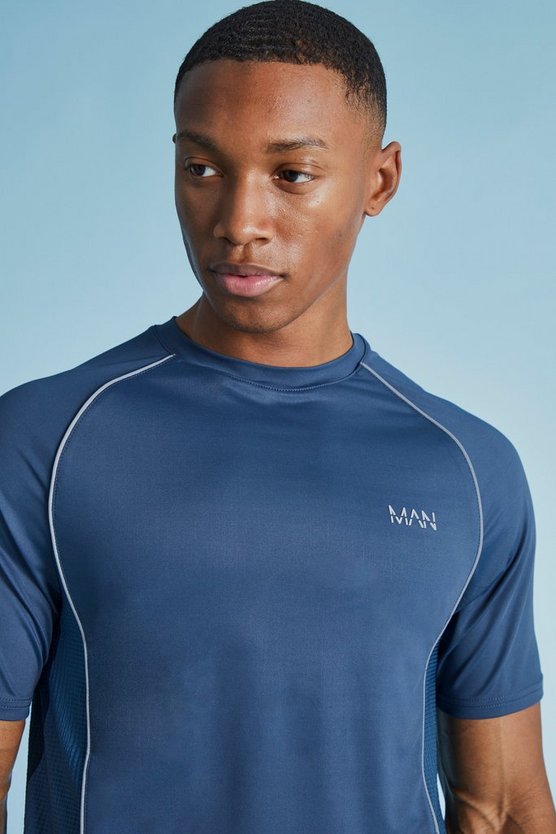 Man Active Muscle-Fit T-Shirt