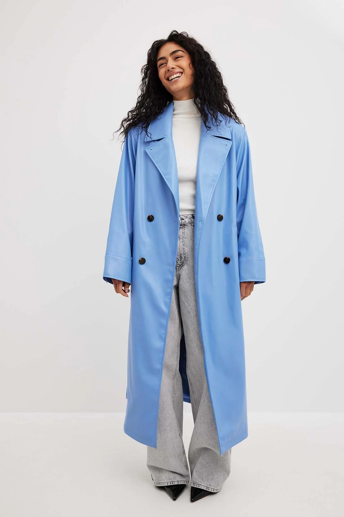 PU-Trenchcoat mit Schulterpolstern