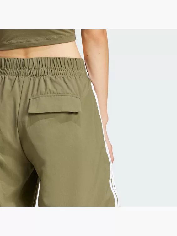 adidas Essentials 3-Streifen Lifestyle Woven Parachute Hose