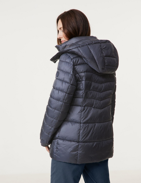 Steppjacke mit abnehmbarer Kapuze