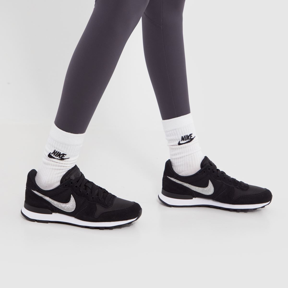 Nike Internationalist – Svarta och vita träningsskor