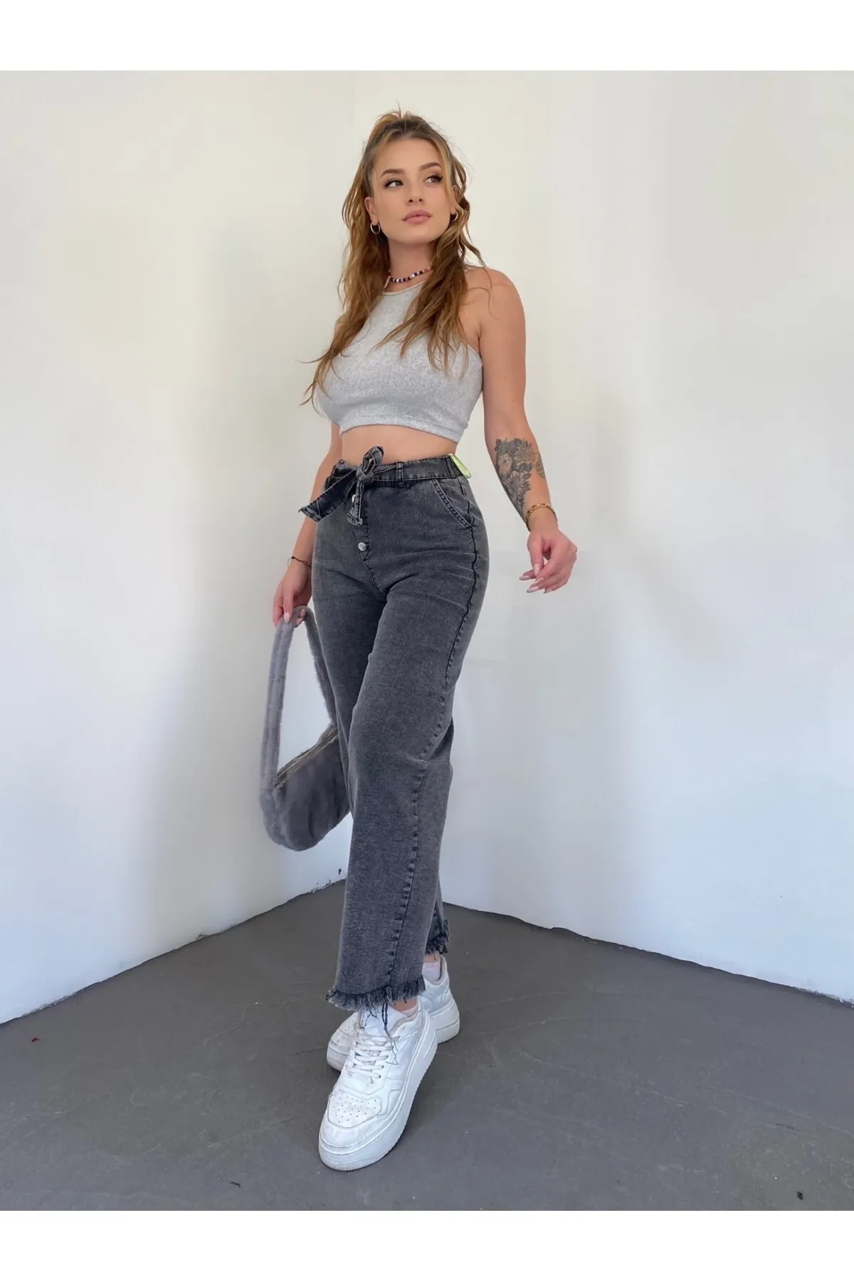 Modamorfo  Jeans mit Gürteldetail und Quasten