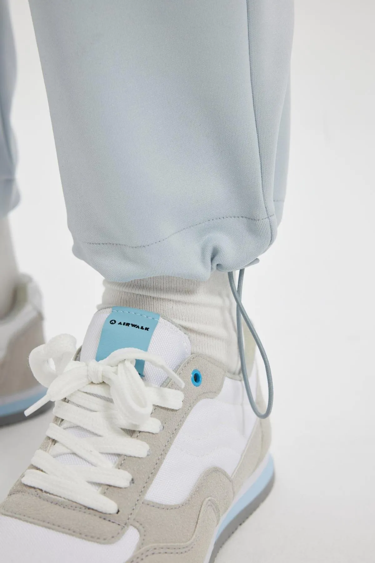 DeFacto  Passform: Jogginghose aus Skuba-Taucherstoff mit Standard-Passform und Taschen und kurzem Bein