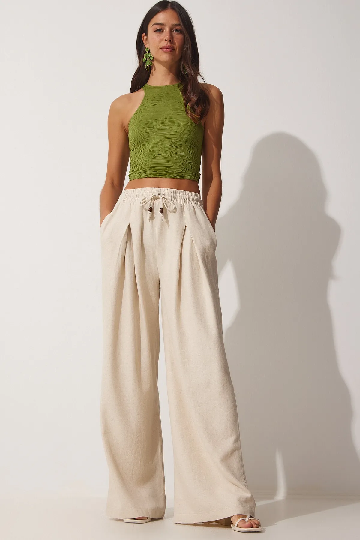 Happiness İstanbul  Cremefarbene lockere Palazzo-Hose aus Rohleinen für Damen NS00388