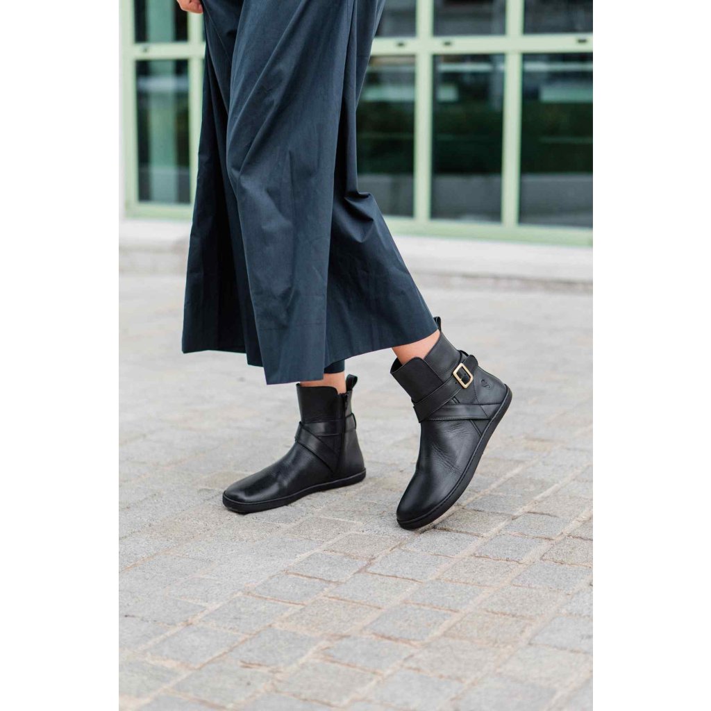 Shapen Divine Black Barfußstiefeletten