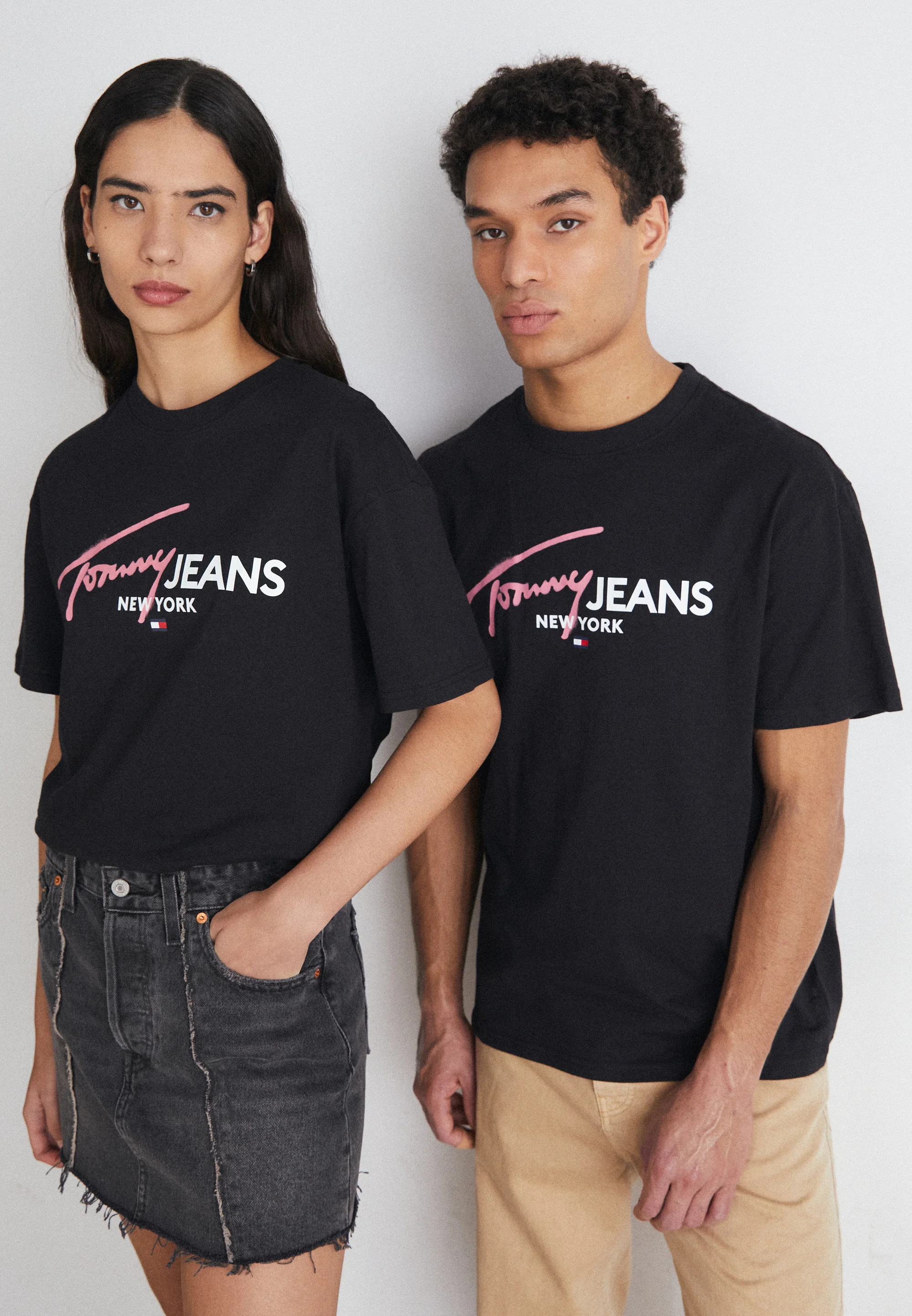 Tommy Jeans SPRAY POP COLOR TEE UNISEX - Camiseta con estampado