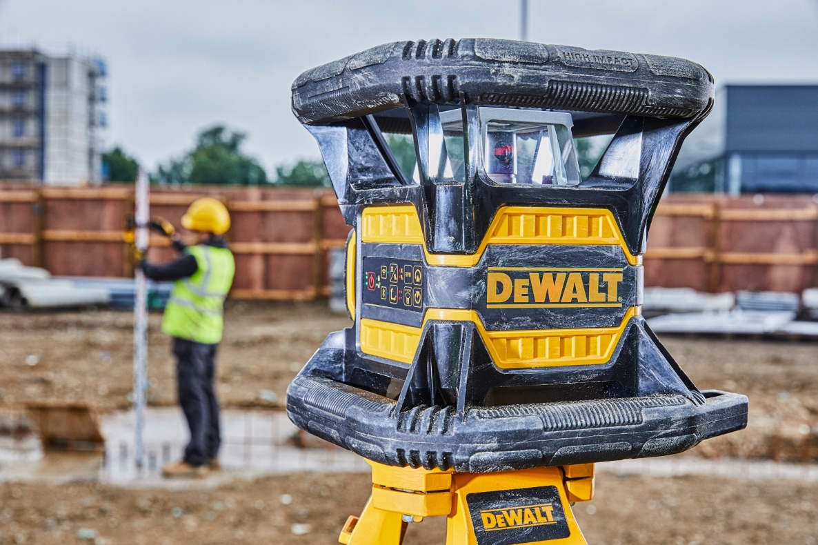 Rotační laser DeWalt DCE080D1RS-QW červený 18V 2,0Ah Li-ion s Bluetooth