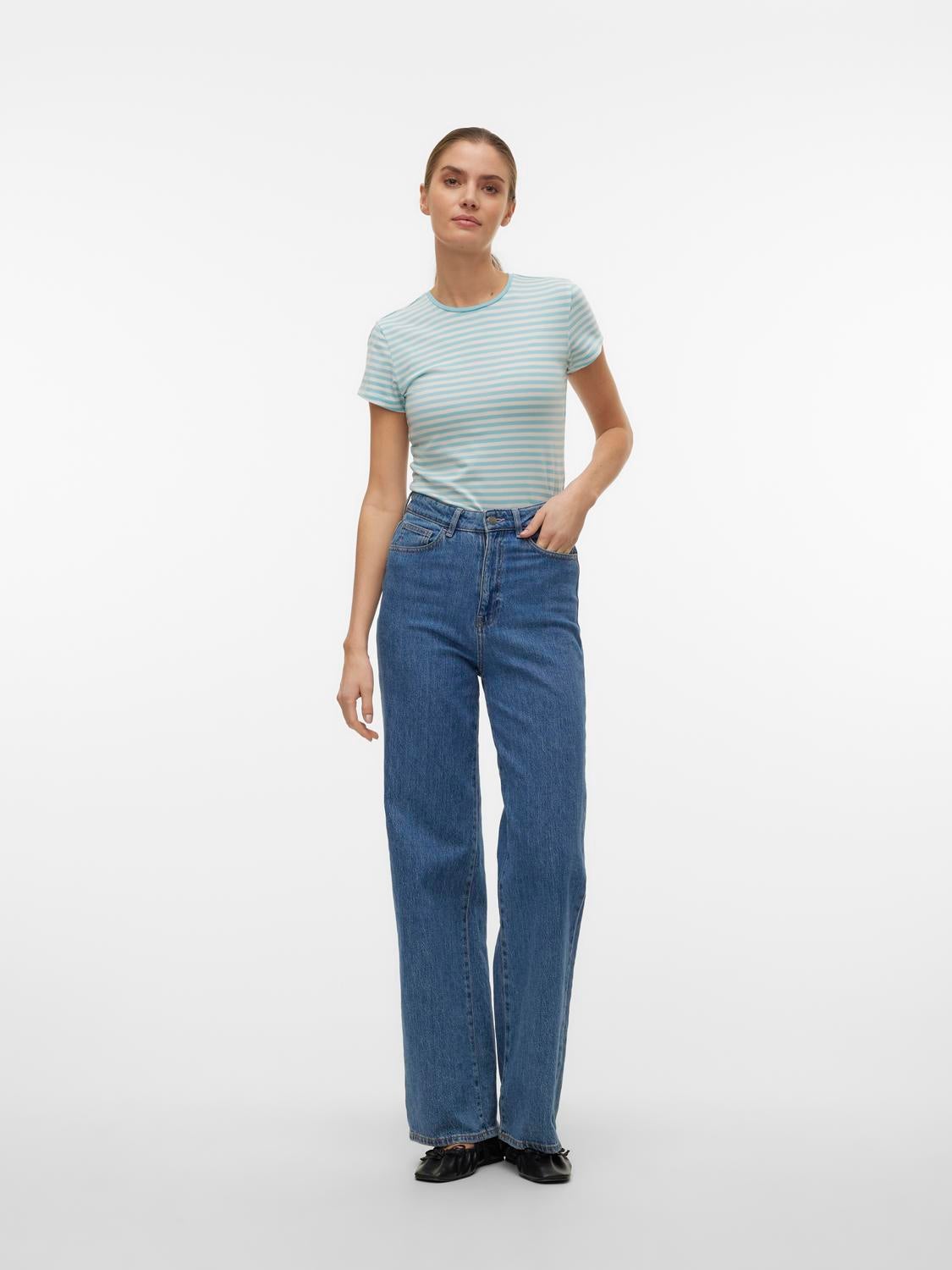 AWINES Top