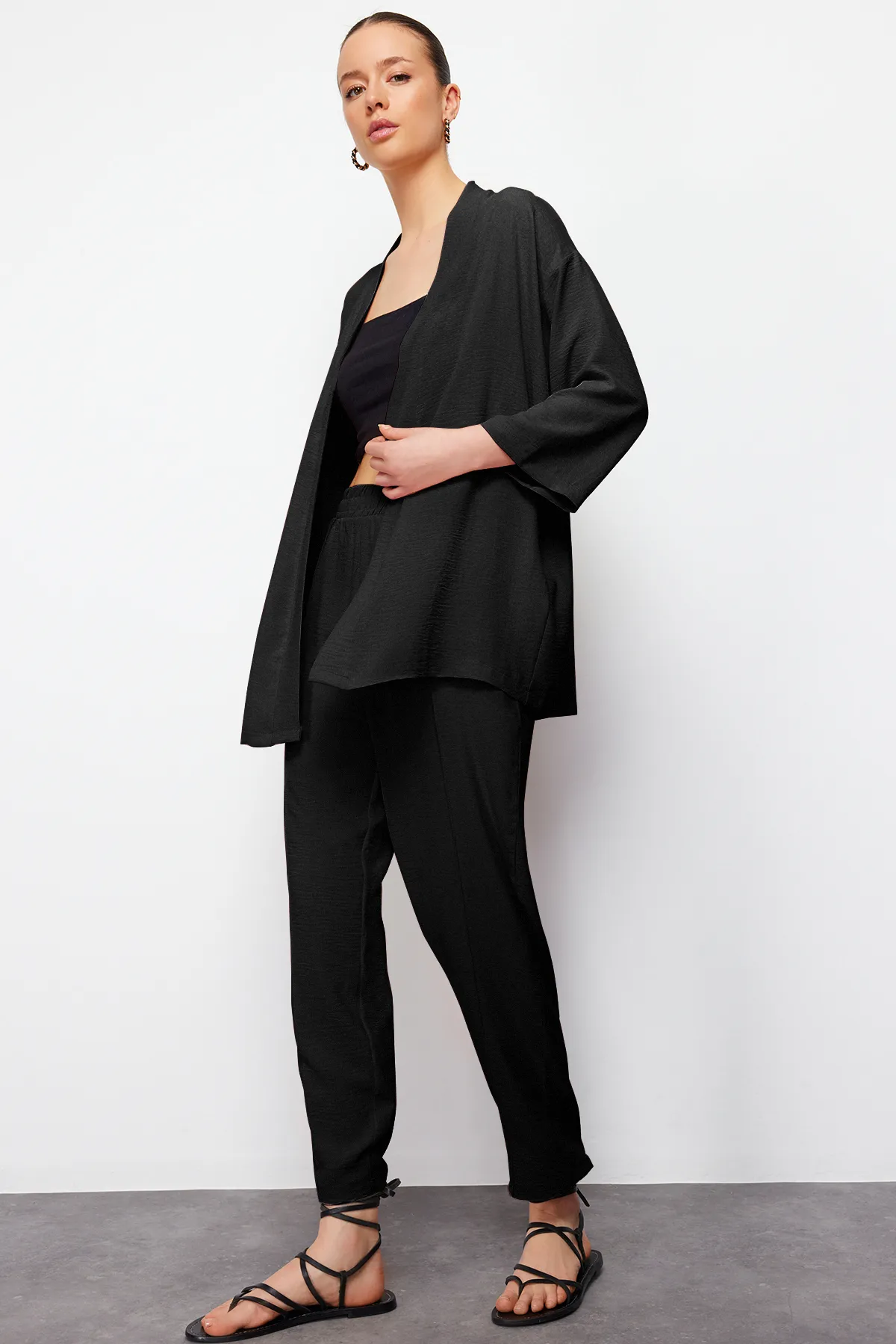 Trendyol Collection  Schwarzes gewebtes Kimono-Hosen-Bottom-Top-Set TWOSS24AU00037