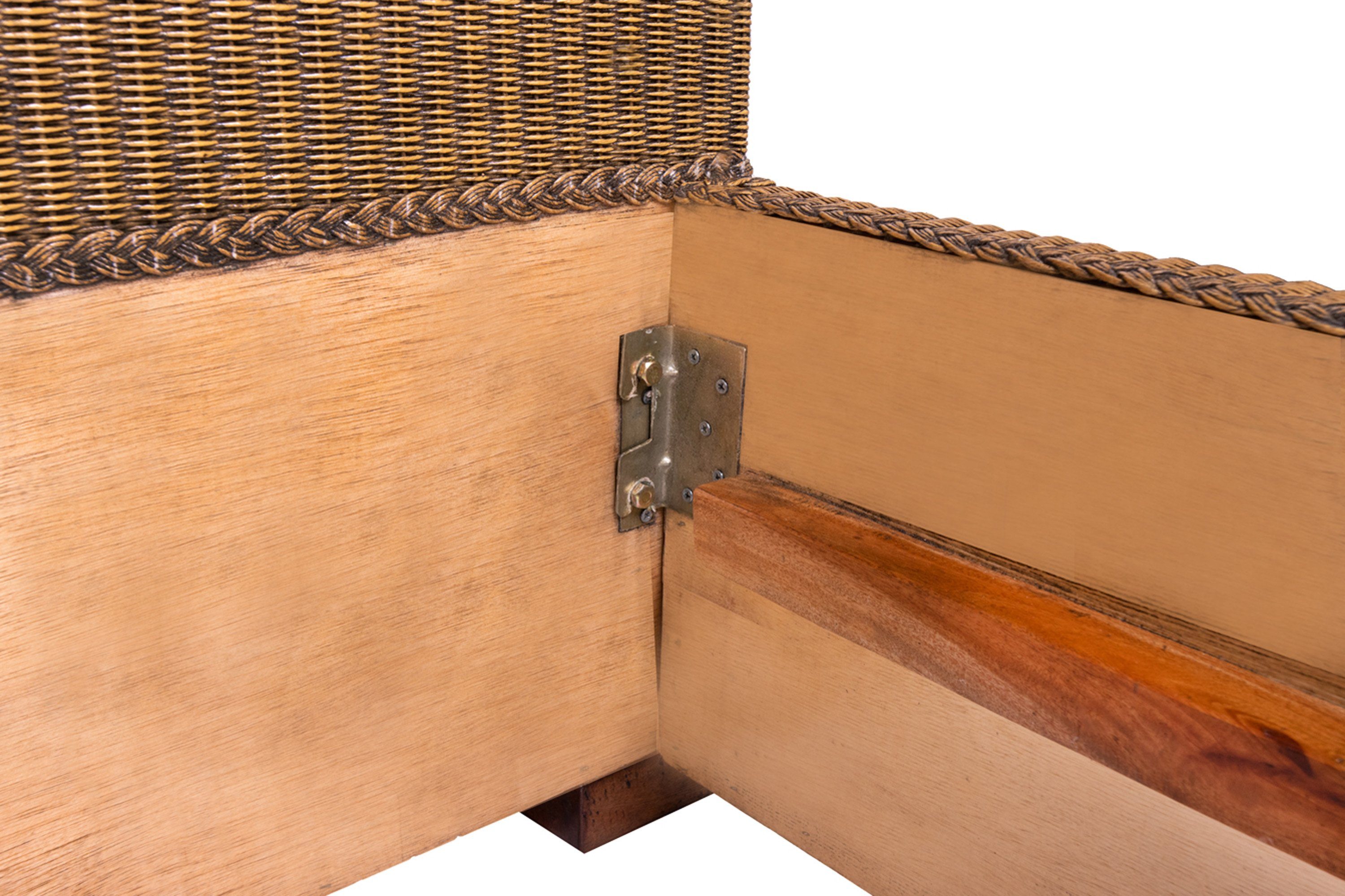 Junado® Massivholzbett Tunis, Korbbett aus Loom, aus Handarbeit und pflegeleicht
