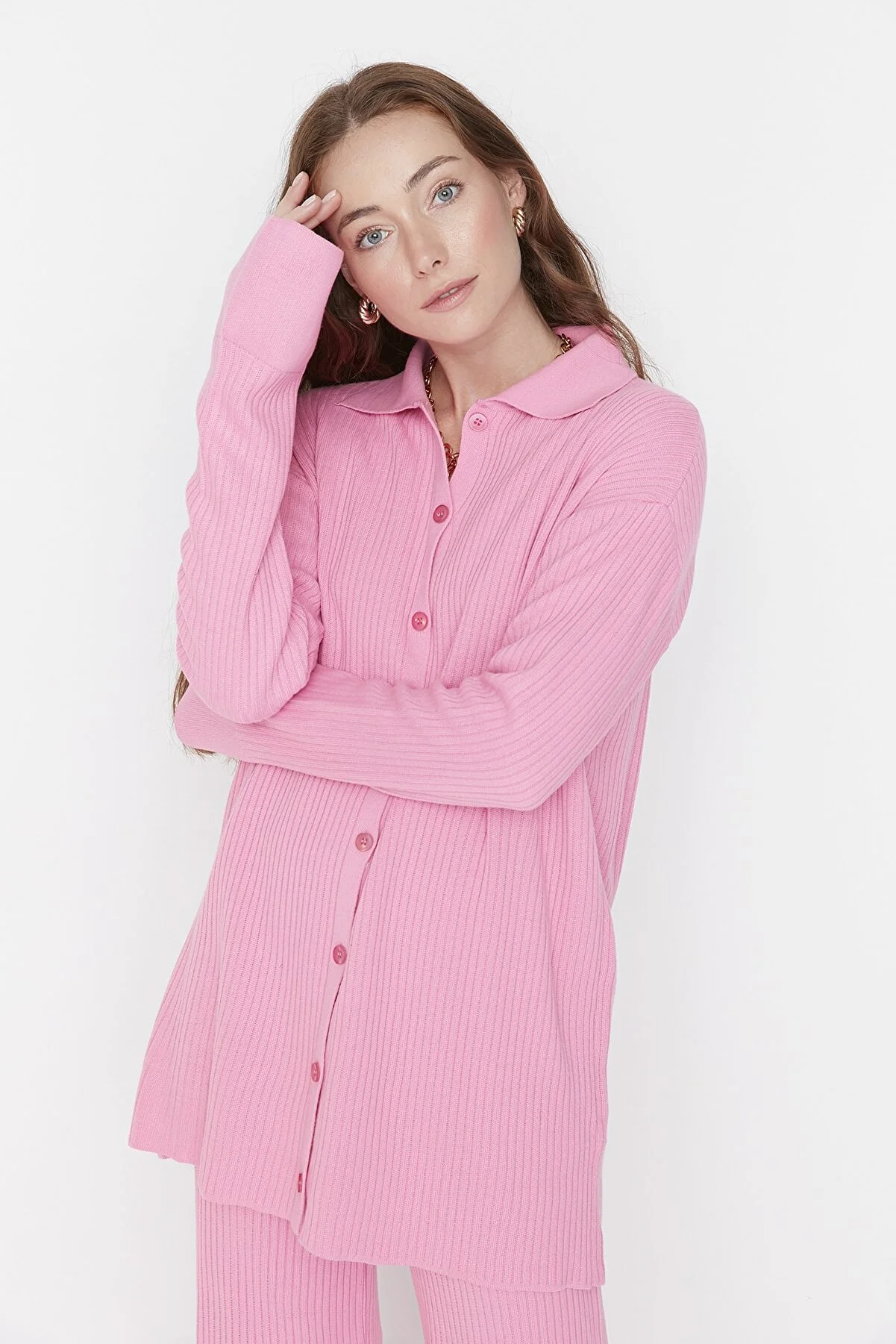 Trendyol Modest  Rosa Strickset mit Cardigan und Hose mit Schlitzdetail TCTAW23US00028