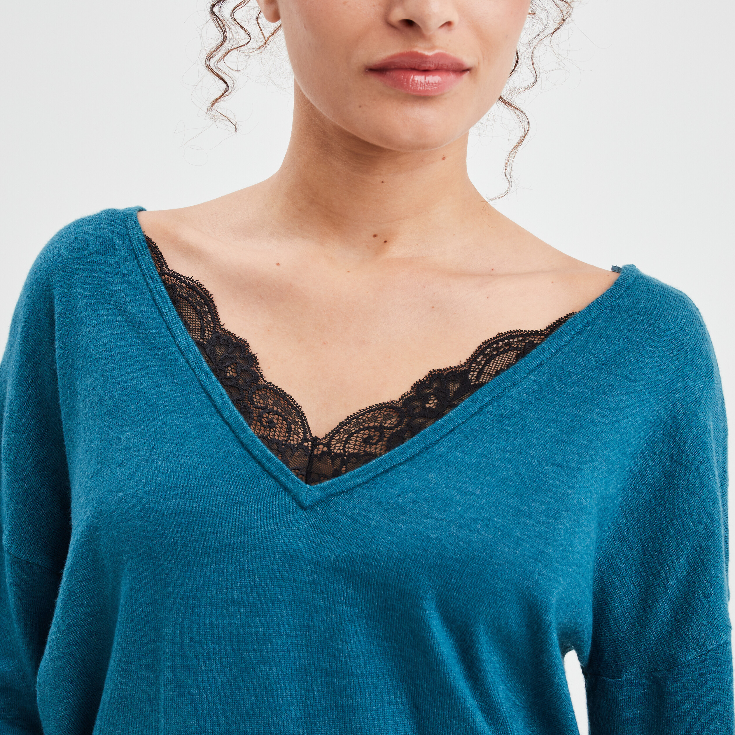 Pull dos en V avec dentelle bleu canard femme | La Halle