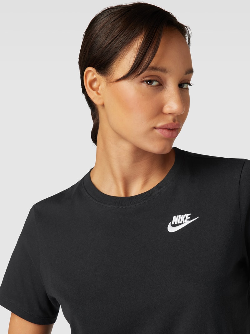 T-Shirt in unifarbenem Design mit Label-Stitching in schwarz