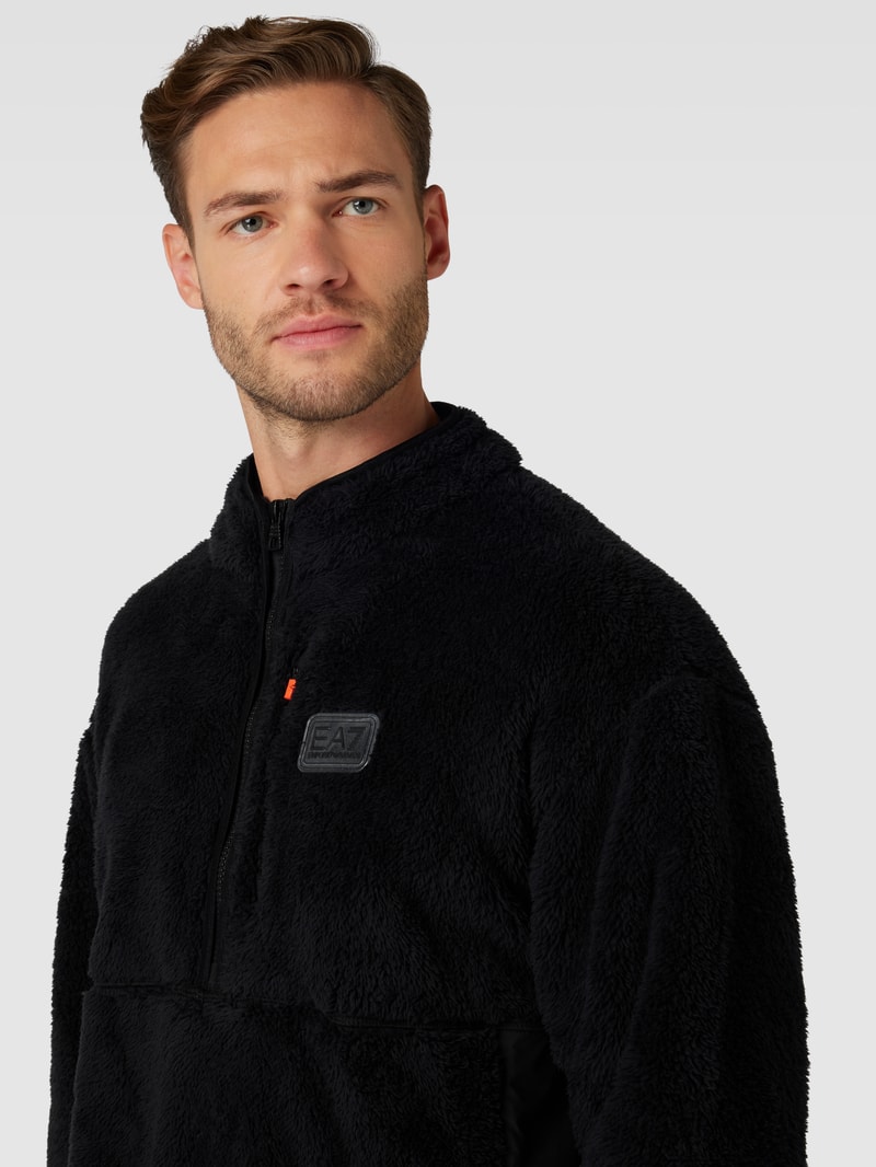 Sweatshirt mit Teddyfell in schwarz
