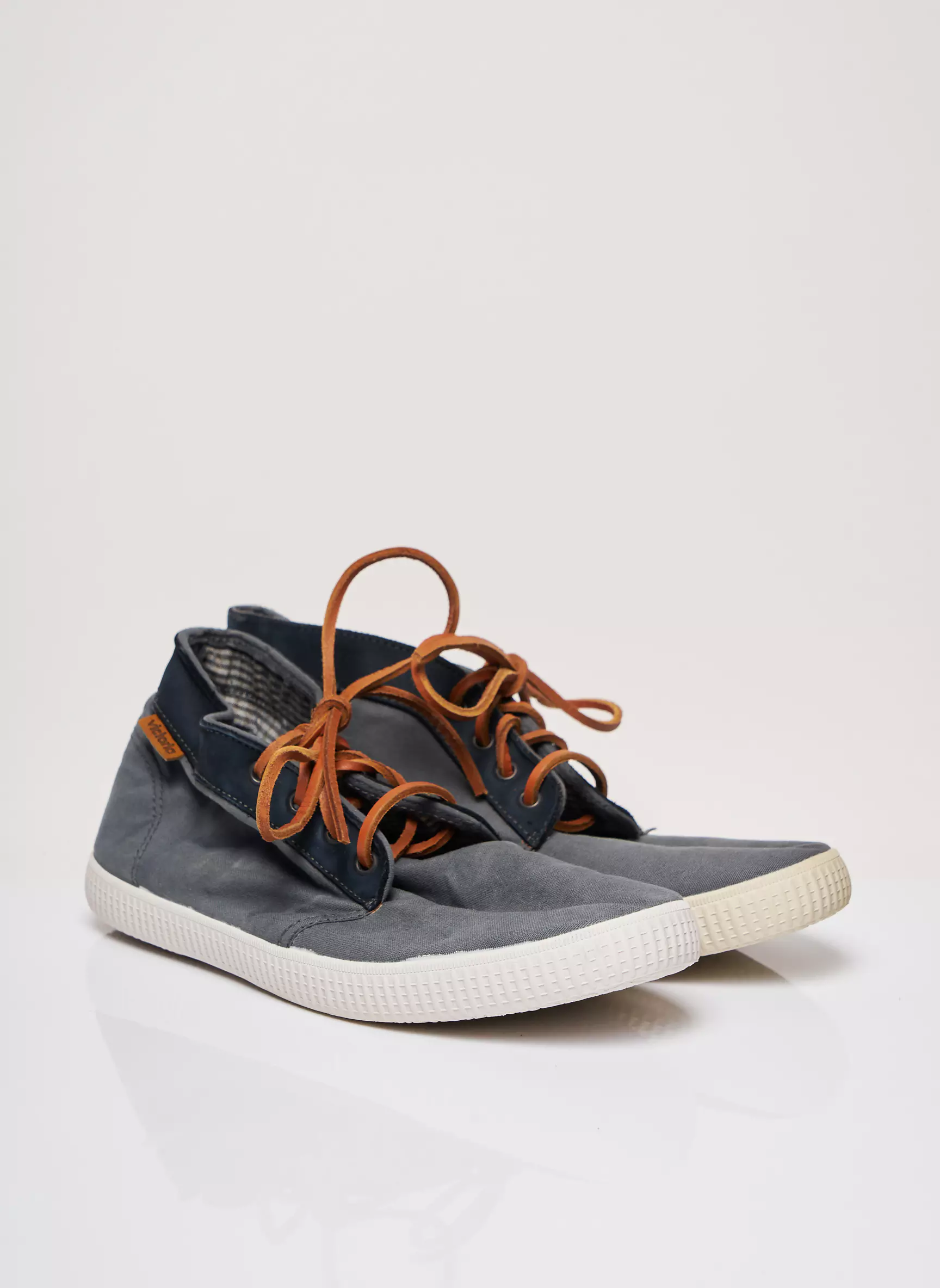 Victoria Baskets Homme couleur gris