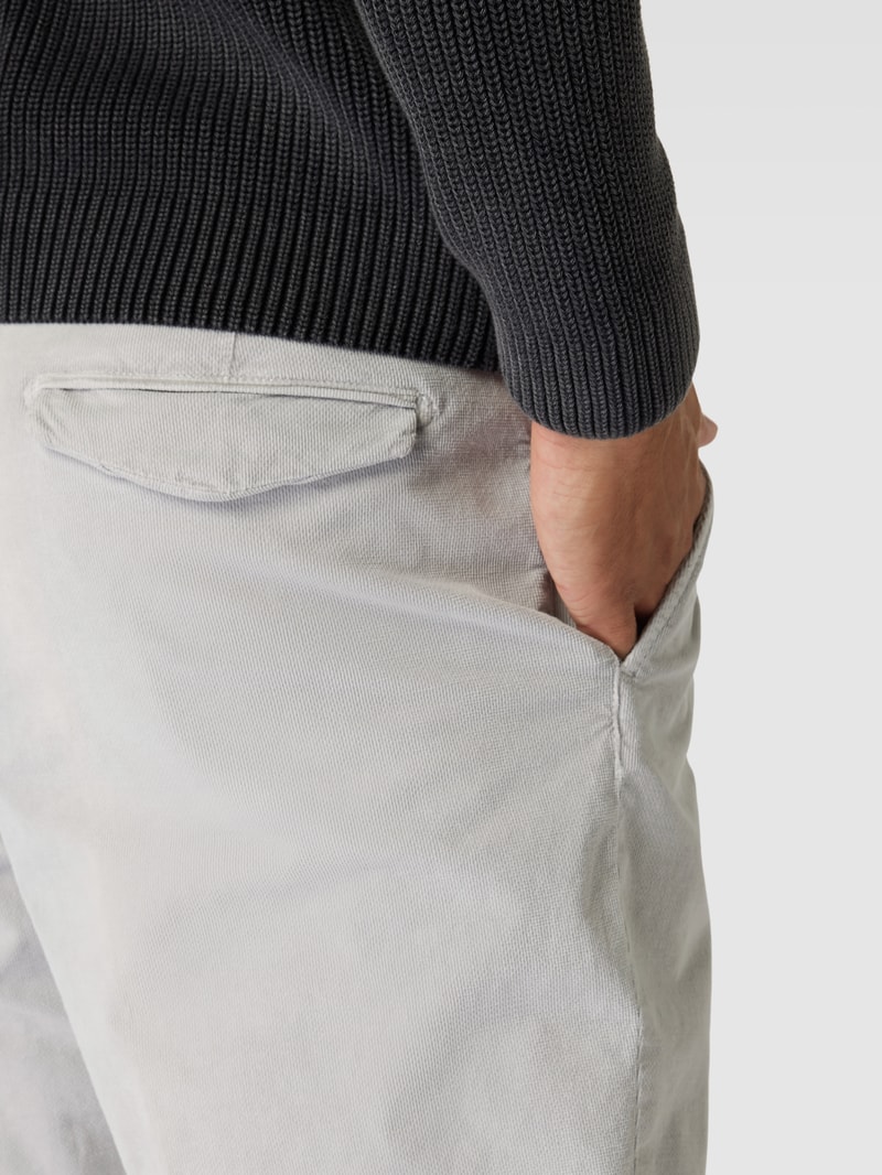 Chino mit Strukturmuster Modell 'Flero' in hellgrau