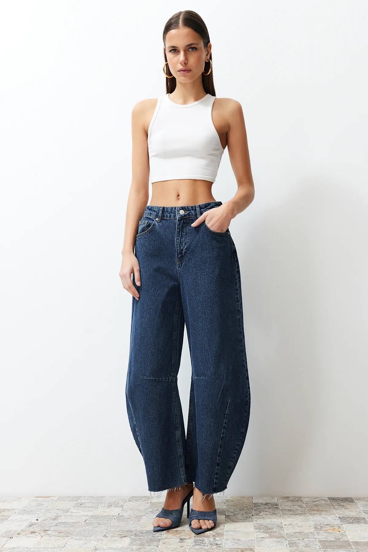 Trendyol Collection  High Waist Balloon Jeans - Dunkelblau, Nahtdetail, Nachhaltiger TWOSS24JE00141
