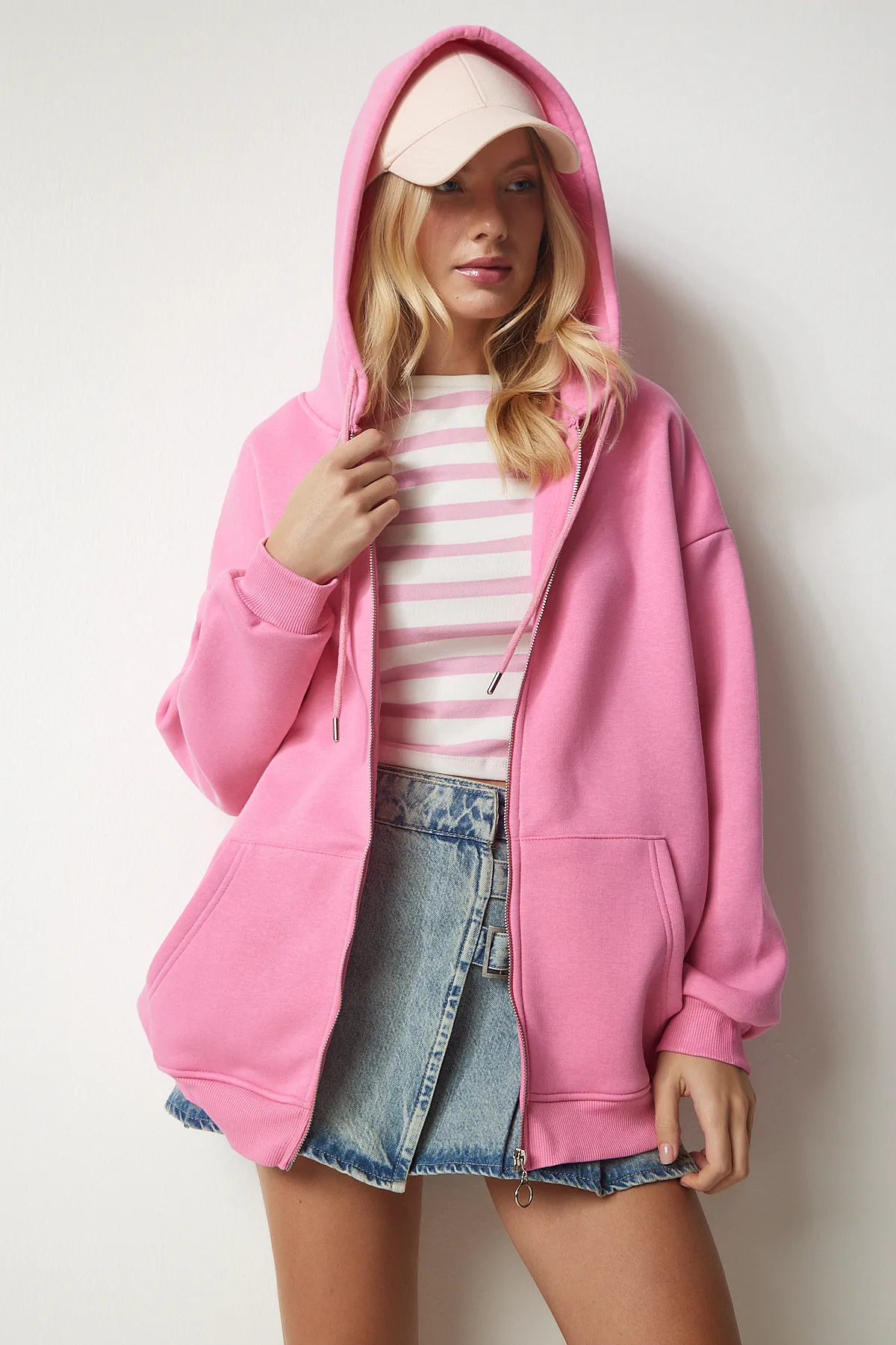 Happiness İstanbul  Rosa Oversize-Sweatshirt mit Kapuze und Reißverschluss für Damen UB00124