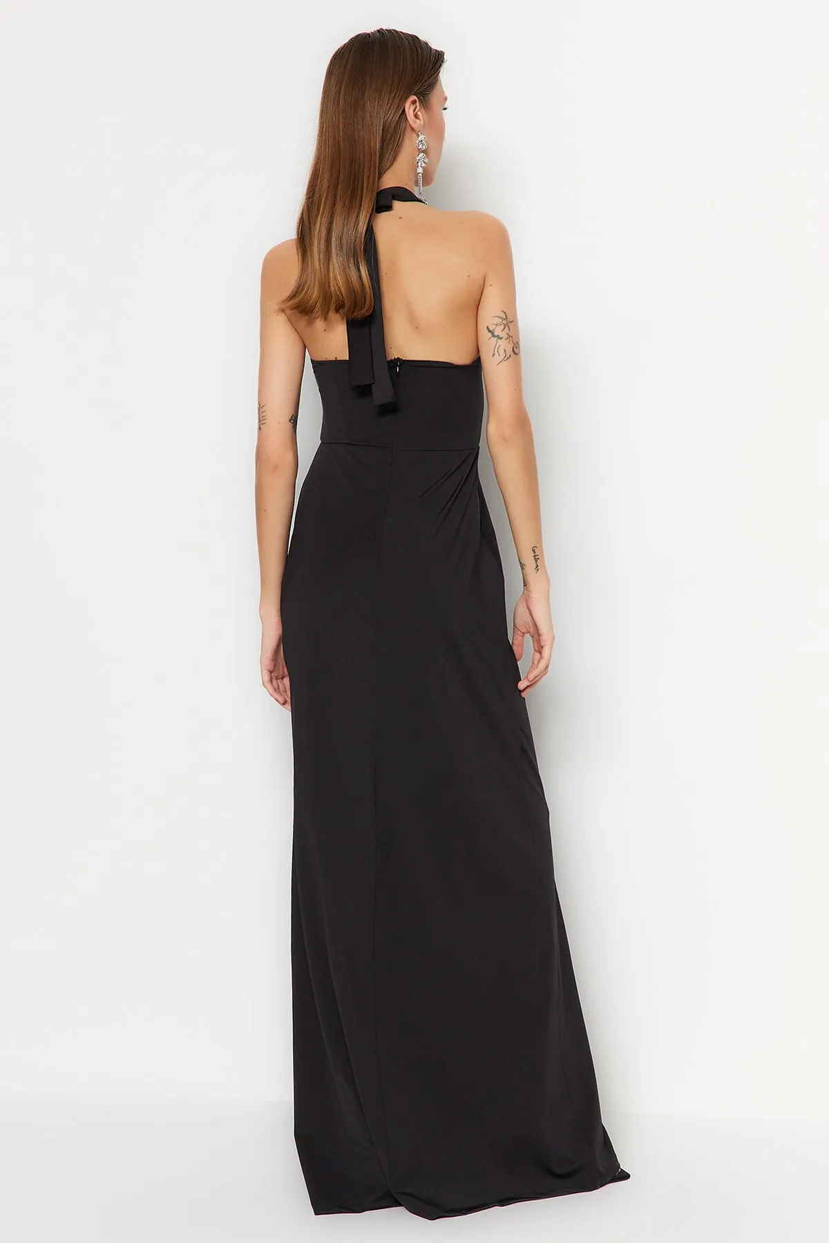 Trendyol Collection  Schwarzes langes Abendkleid aus Strick TPRSS23AE00040