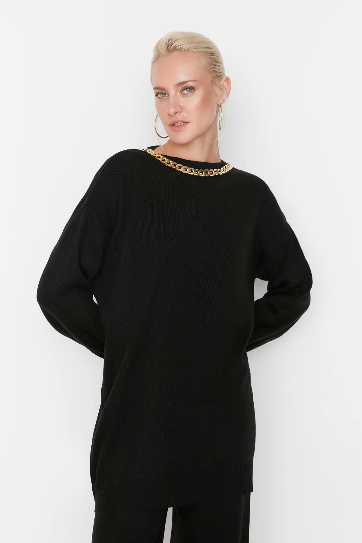 Trendyol Modest  Schwarzer Kragen Kettenhalskette Pullover-Hosen Strickanzug TCTAW23US00105