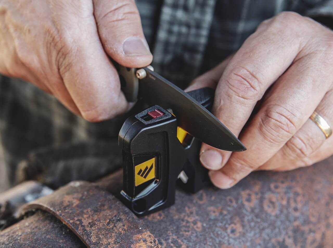 Pivot Knife Sharpener