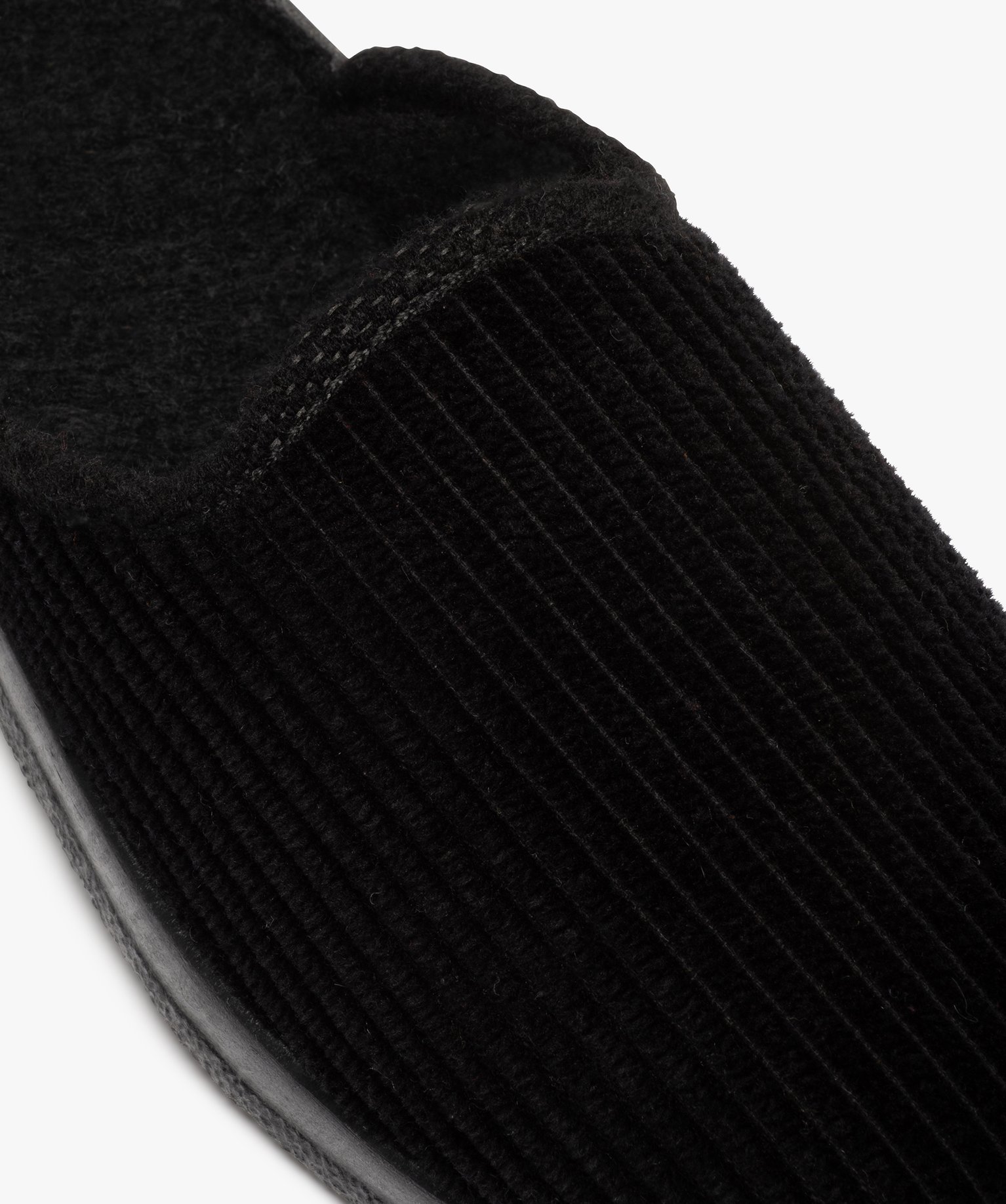 Chaussons homme mules en velours ctelé uni noir | GEMO